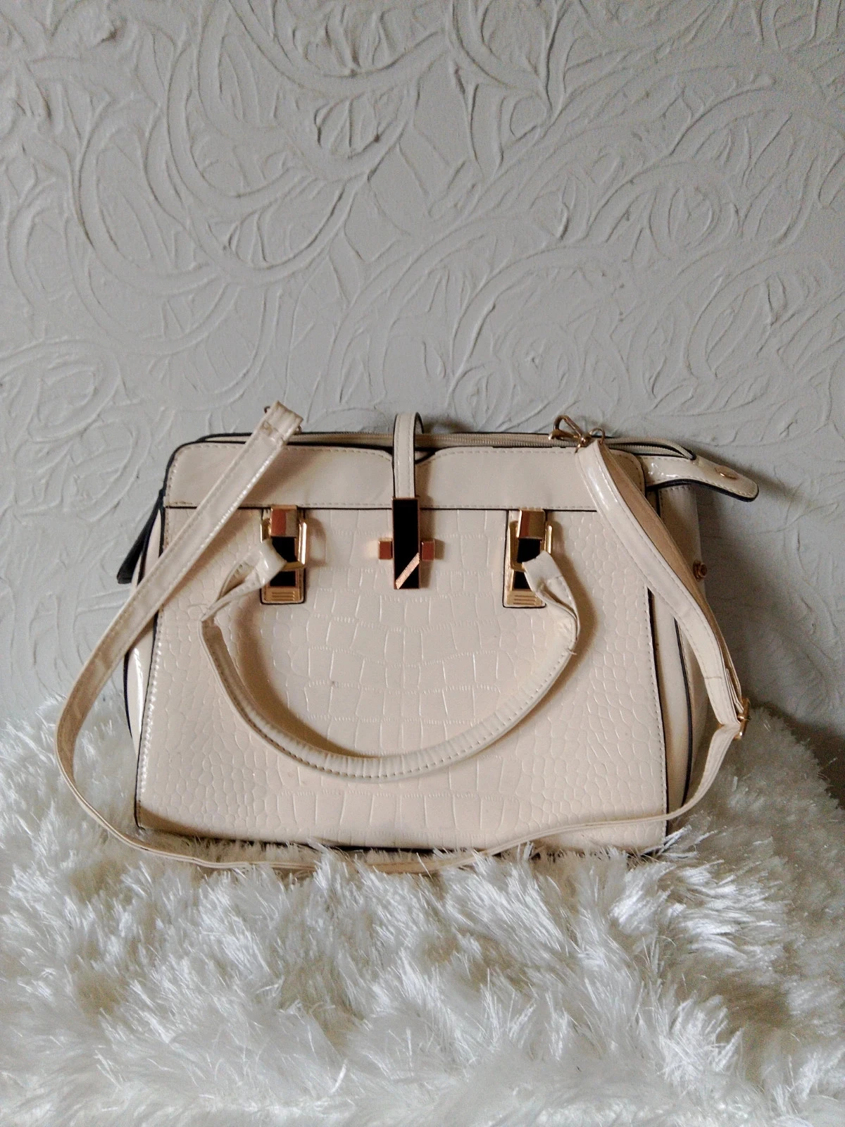 Bolso de mano con bandolera de imitación de cocodrilo – photo 4
